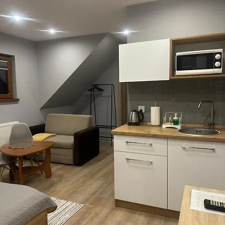 Na 6a ゲストハウス 3*